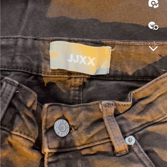 Jean - Picture 3 of 4